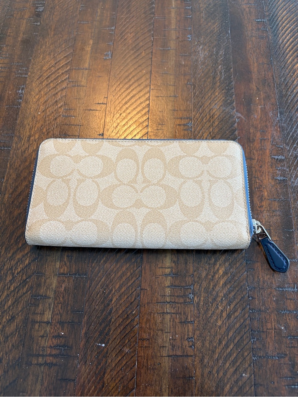 Coach Color Block Logo Wallet - Picture 2 of 8